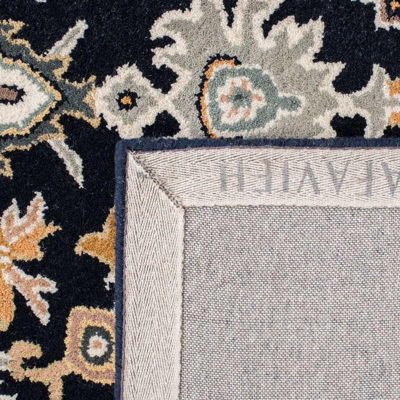 SAFAVIEH Handmade Heritage Carrol Traditional Oriental Wool Rug