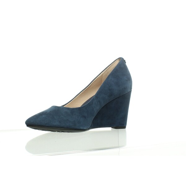 navy pumps size 9