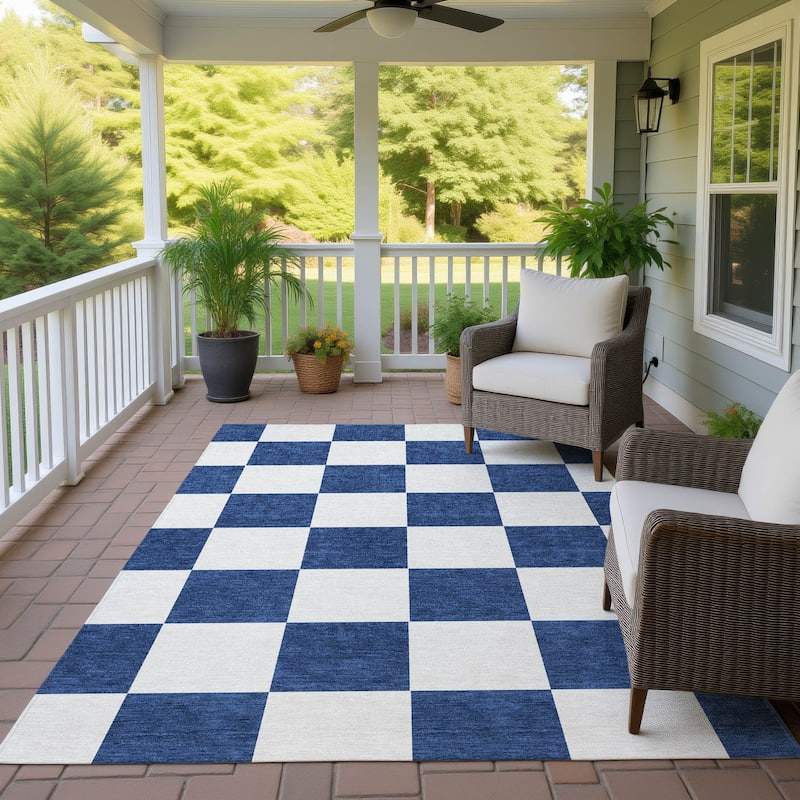 Machine Washable Indoor/ Outdoor Modern Checker Chantille Rug