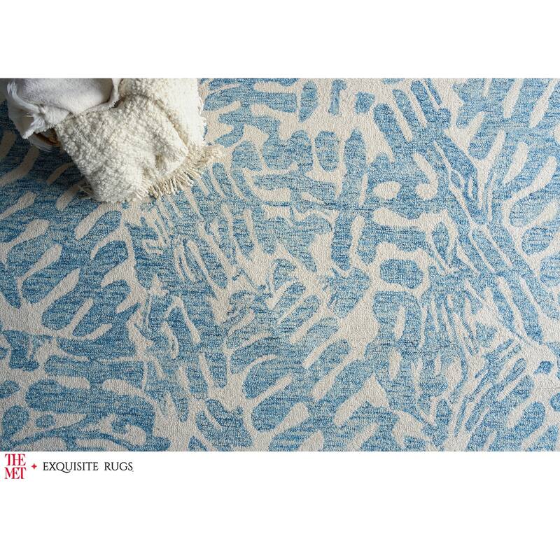 The Met X Exquisite Rugs Botanica Light Blue/Ivory Area Rug