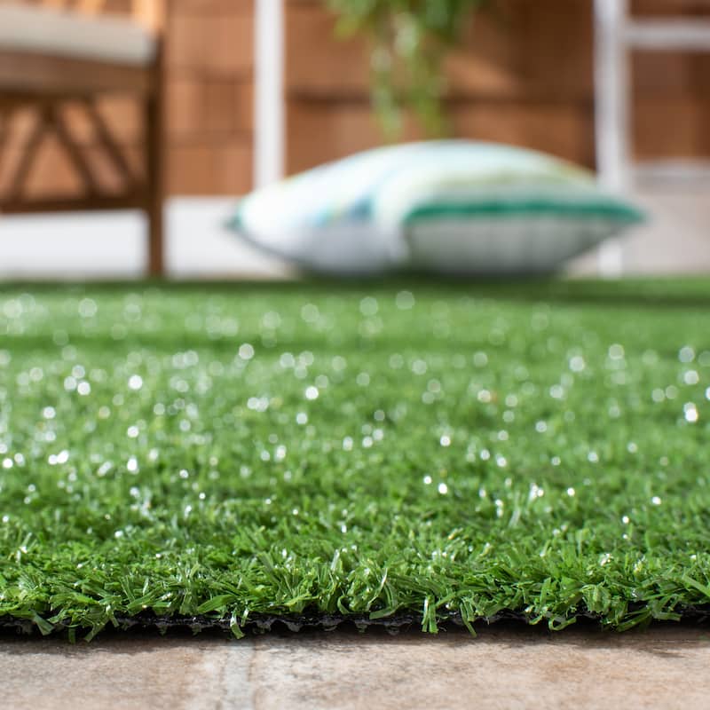 SAFAVIEH Handmade Vista Marjolene Faux Grass Indoor/ Outdoor Waterproof Rug