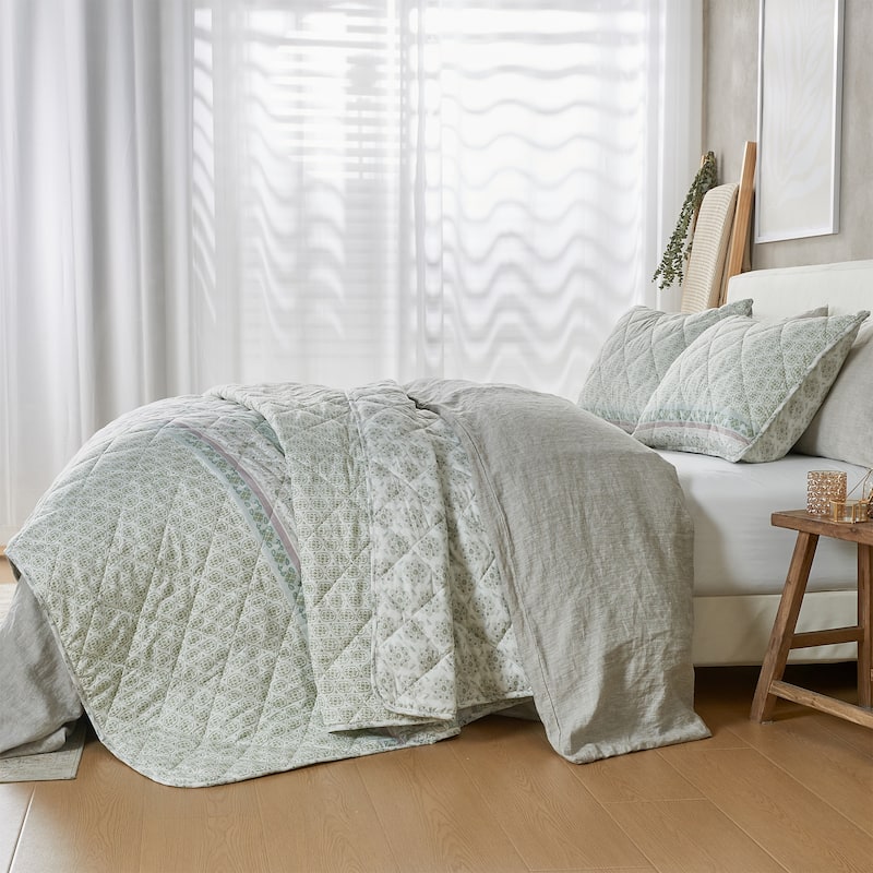 Patina Vie Maison Vintage Floral Printed Quilt Set with Shams