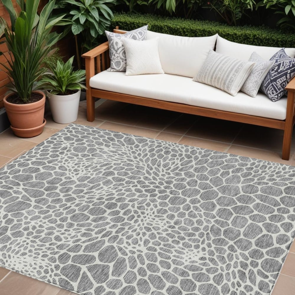 HomeRoots Geometric Transitional Rectangle Outdoor Rug