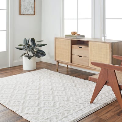 Livabliss Rodos Transitional Diamond Plush Area Rug