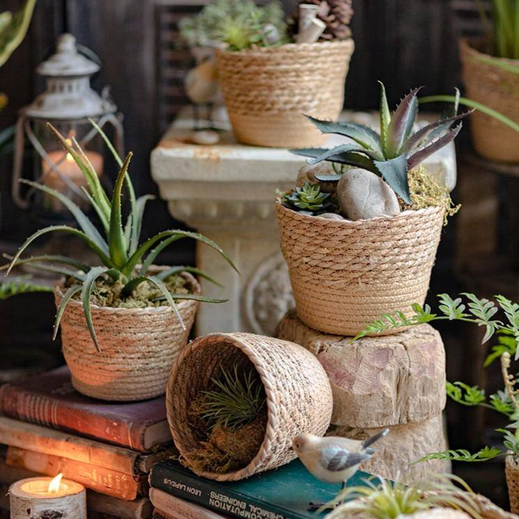RusticReach Natural Straw Desktop Flower Basket