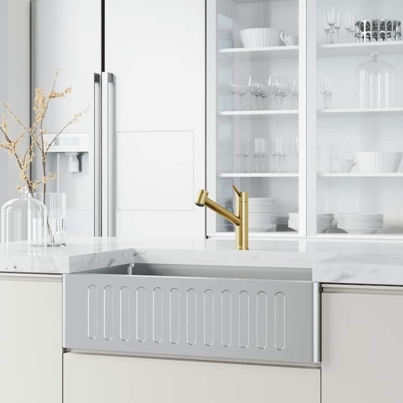 VIGO Branson 9" H Single Handle Pull-Out Sprayer Kitchen Faucet