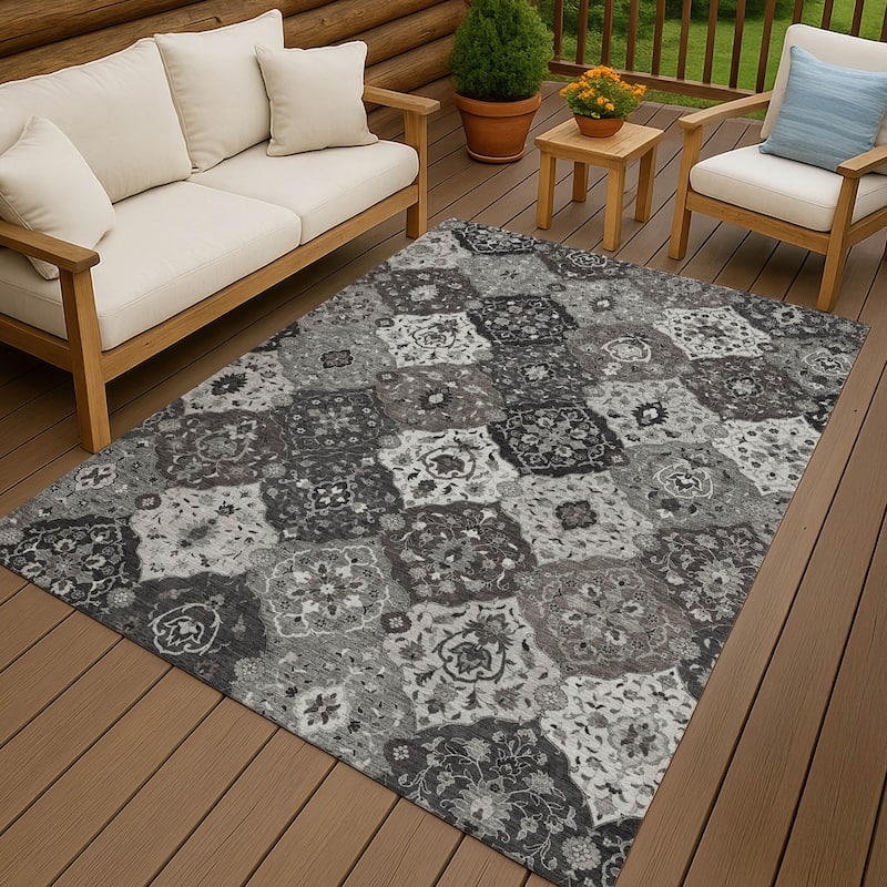 Machine Washable Indoor/ Outdoor Traditional Panel Chantille Rug