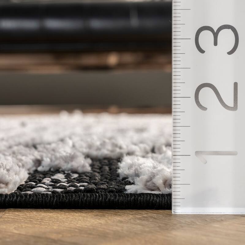 Nuloom Cosette Abstract High Low Textured Tassel Area Rug