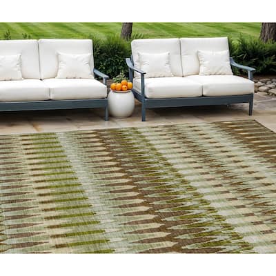 HomeRoots Southwestern Transitional Rectangle Outdoor Rug