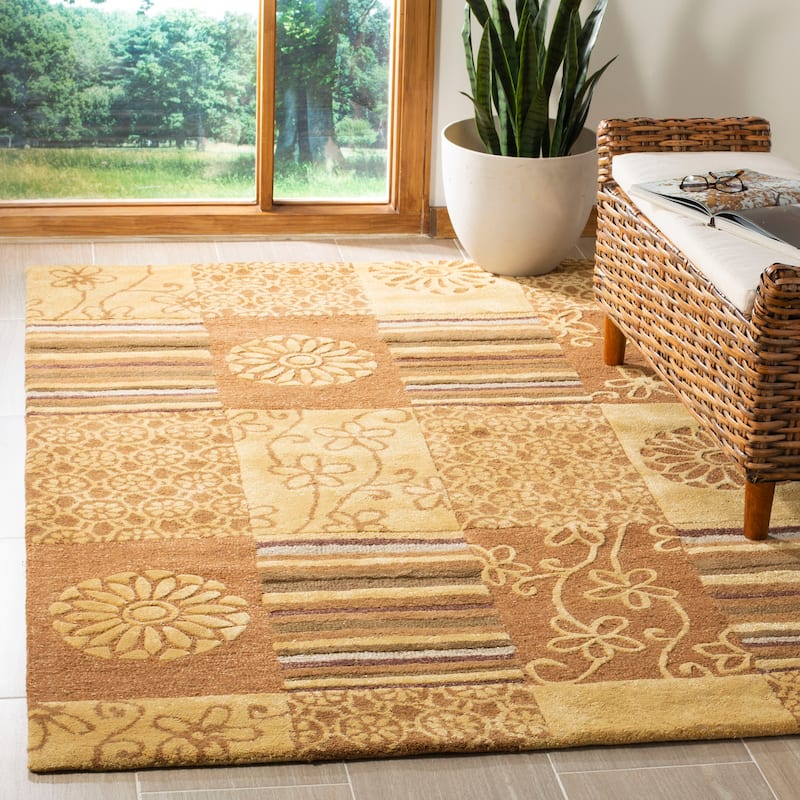 SAFAVIEH Handmade Soho Tai Patchwork N.Z. Wool Rug - 3'6" x 5'6" - Beige/Multi