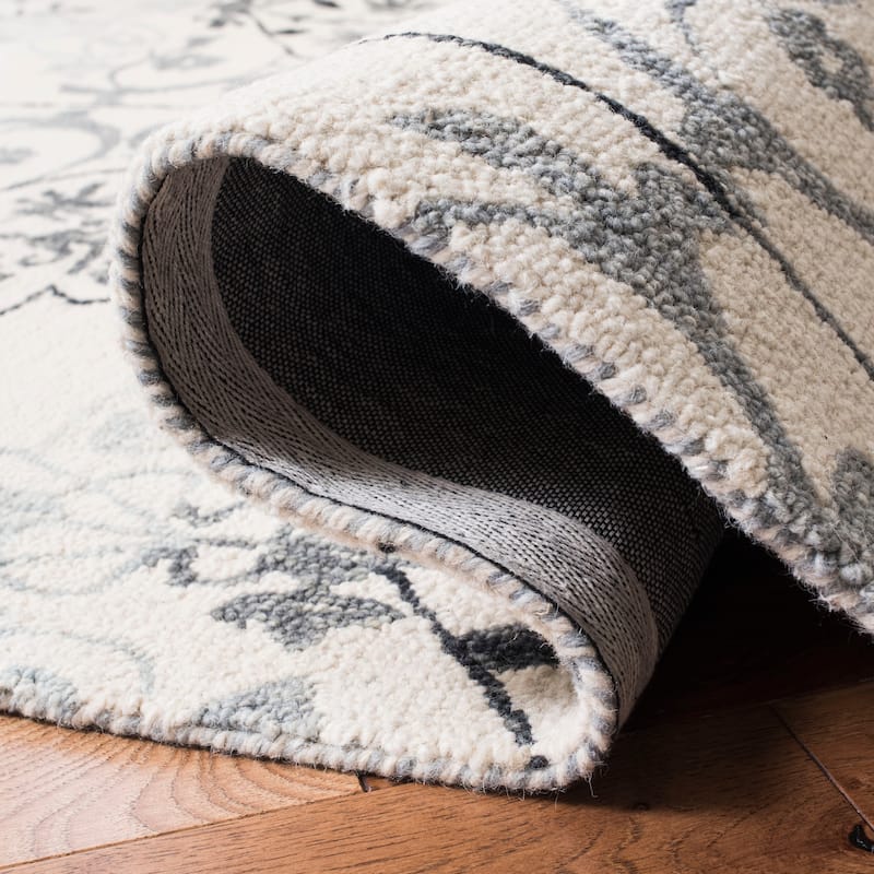 SAFAVIEH Handmade Suzani Uliya Boho Tribal Wool Rug