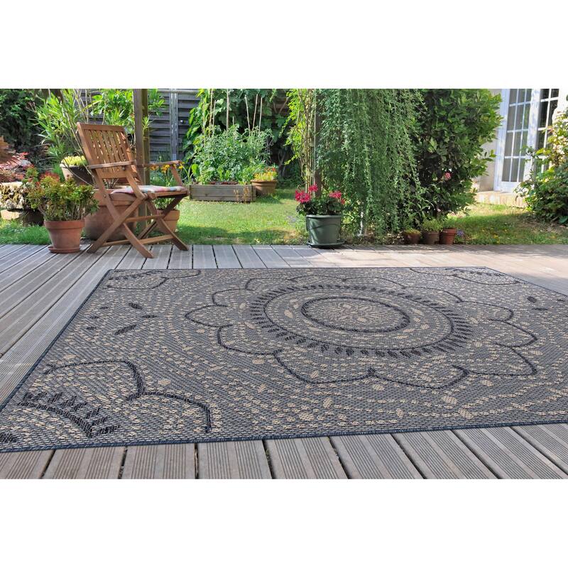 Porch & Den Portia Oriental Medallion Indoor/Outdoor Area Rug