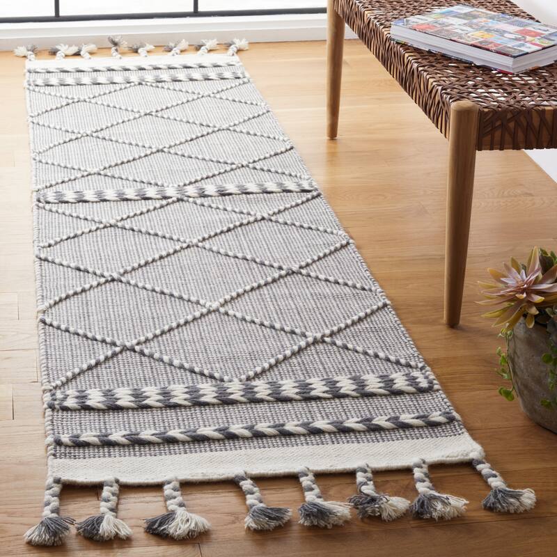 SAFAVIEH Handmade Casablanca Caty Moroccan Wool Tassel Rug - 2'3" x 8' Runner - Grey/Ivory