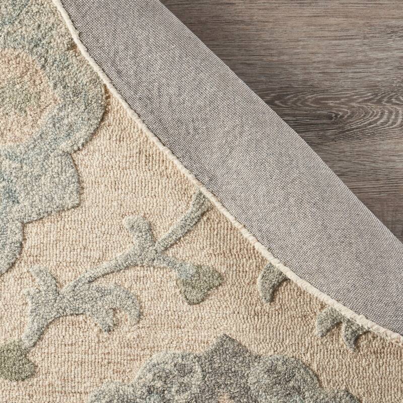 Sevita Traditional Floral Garden Wool Area Rug