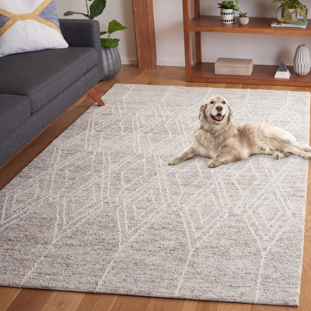 SAFAVIEH Handmade Ebony Emiliyana Contemporary Wool Rug