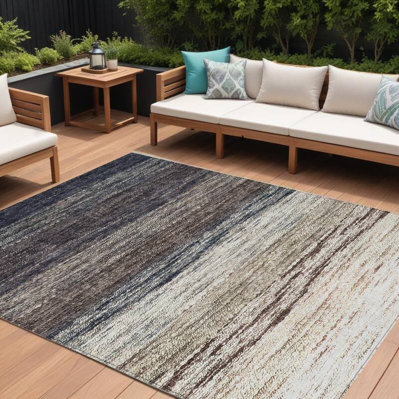 HomeRoots Ombre Transitional Rectangle Outdoor Rug - 9' X 12'