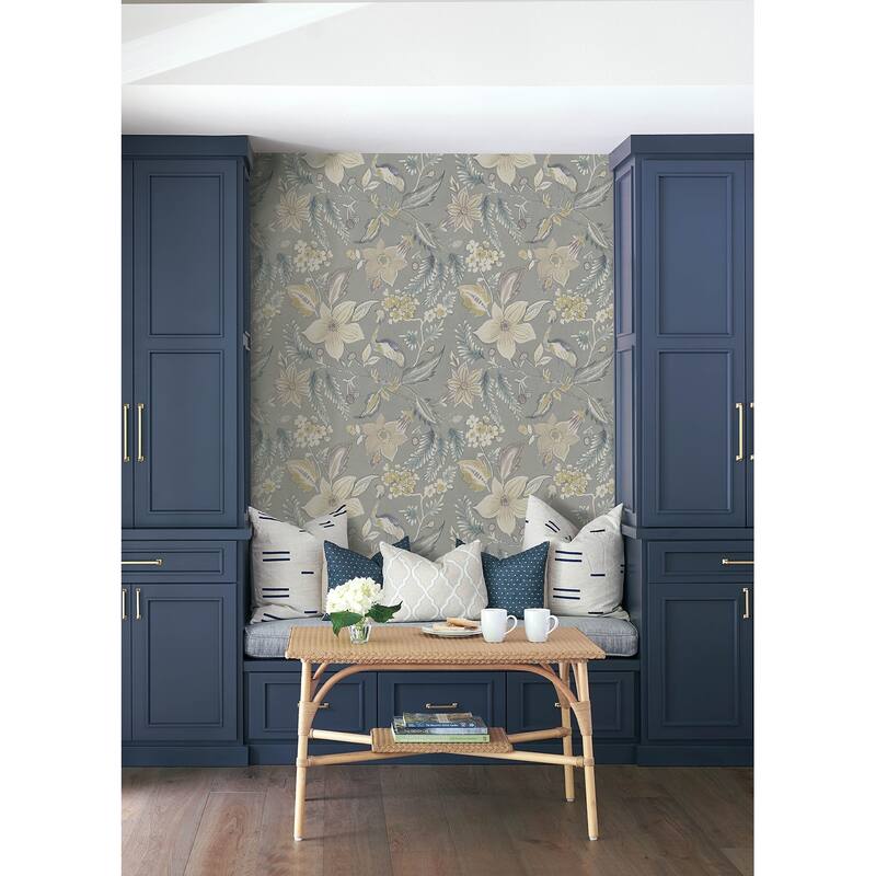 Scott Living Crestwood Grey Crowned Crane Wallpaper