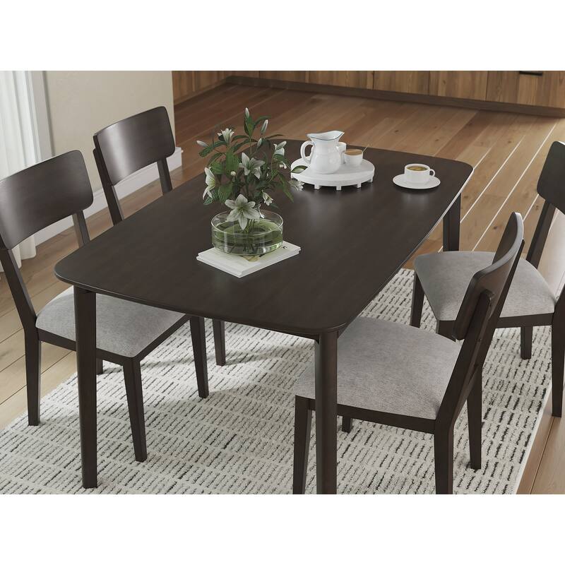 Signature Design by Ashley Favelon Dining Table and 4 Chairs (Set of 5)