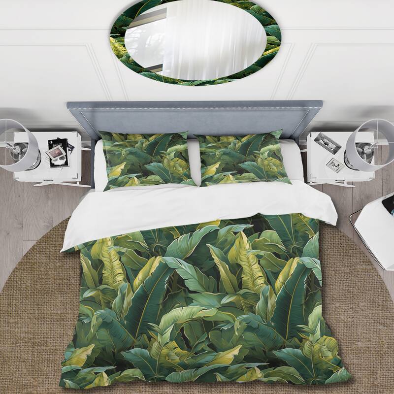 Designart "Green Banana Leaf Bliss Tropical Pattern" Floral Bedding Cover Set With 2 Shams