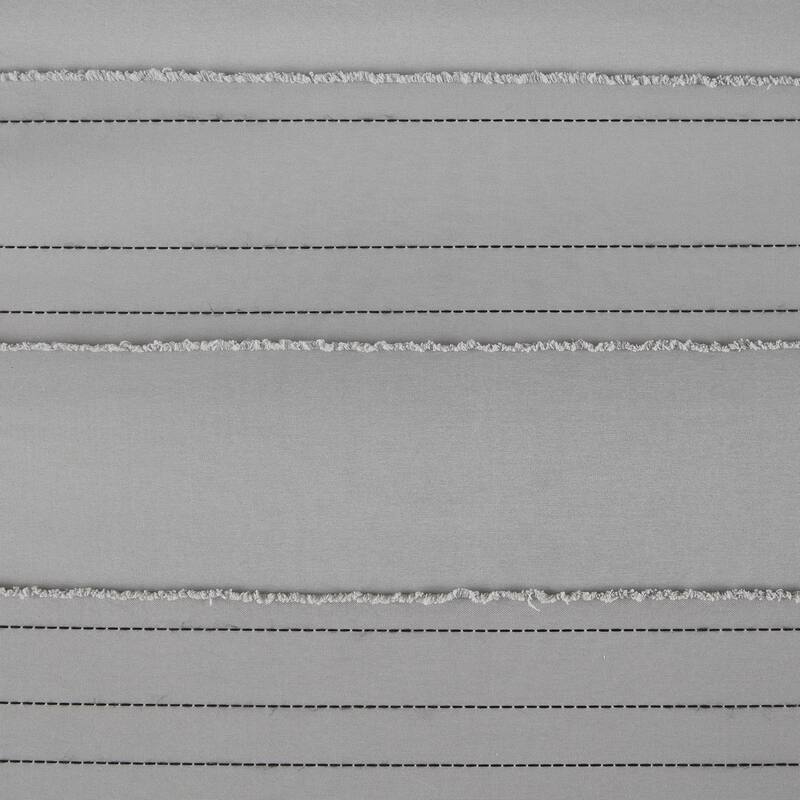 Intelligent Design Milo Cationic Dyed Clip Jacquard Duvet Cover Set with Throw Pillow