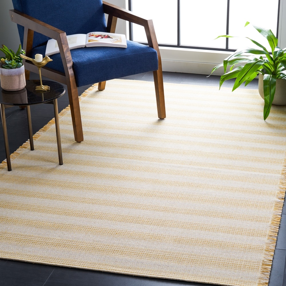 SAFAVIEH Augustine Armande Stripe Fringe Rug