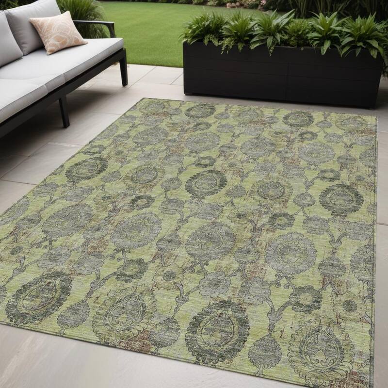 HomeRoots Damask Transitional Rectangle Outdoor Rug - 5' X 8'