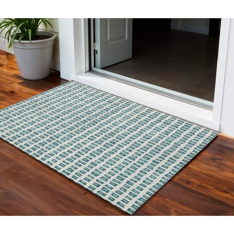 HomeRoots Geometric Transitional Rectangle Outdoor Rug - 3' x 5'