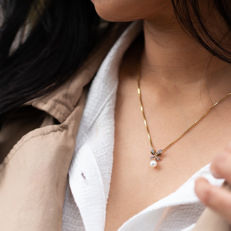 Oravo 14k Yellow Gold Freshwater Pearl Bow Tie Dangle Pendant Necklace
