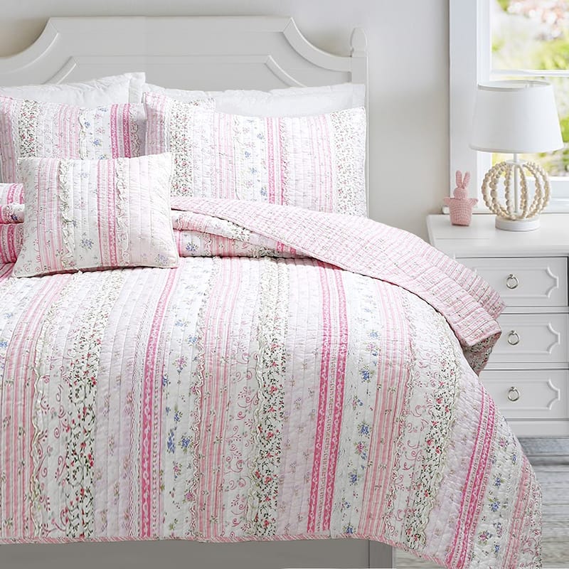 Porch & Den Gwinnett Chic Lace Quilt Bedding Set - Pink - Queen - 3 Piece
