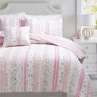 Porch & Den Gwinnett Chic Lace Quilt Bedding Set