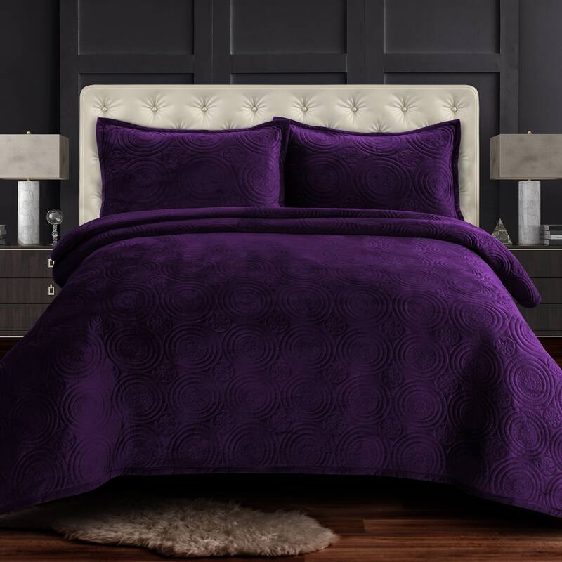 Capri Medallion Velvet Oversized Solid Quilt Set
