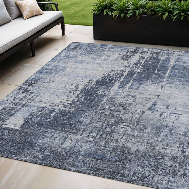 HomeRoots Abstract Transitional Rectangle Outdoor Rug - 5' X 8'