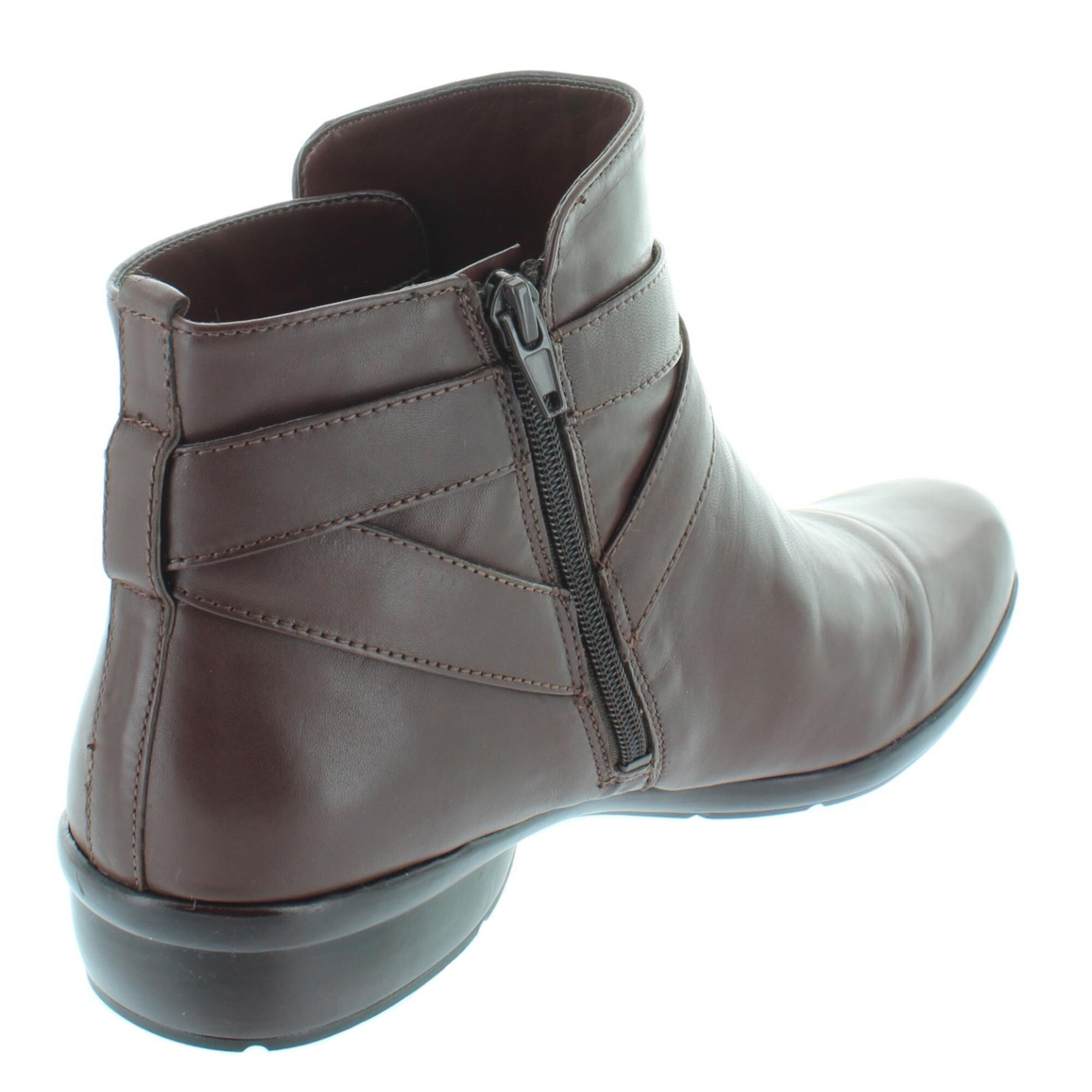 naturalizer cassandra booties