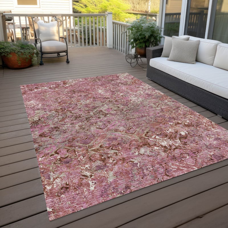 Machine Washable Indoor/ Outdoor Chantille Distressed Diamonds Rug