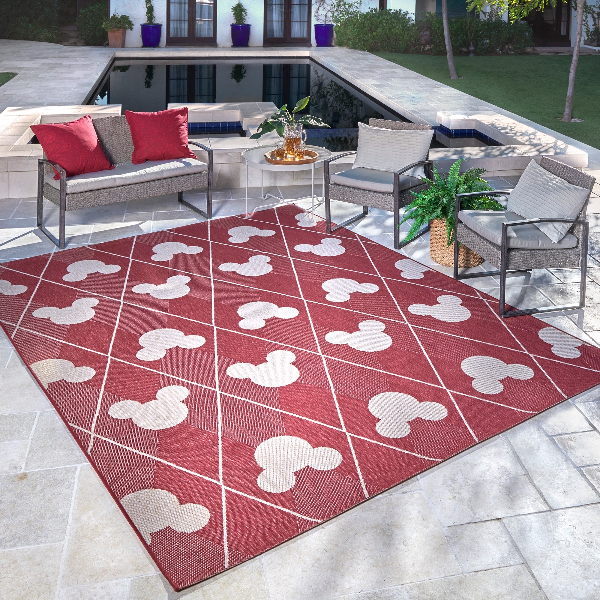 Licensed Disney Mickey Mouse Red/ Cream Modern Argyle Flatweave Indoor/ Outdoor Area Rug