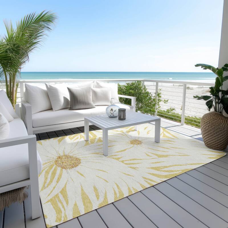 Machine Washable Indoor/ Outdoor Floral Chantille Rug