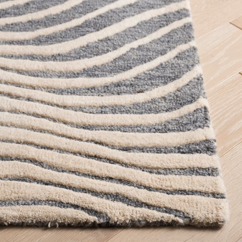 SAFAVIEH Handmade Ebony Huguette Modern Abstract Wool Rug