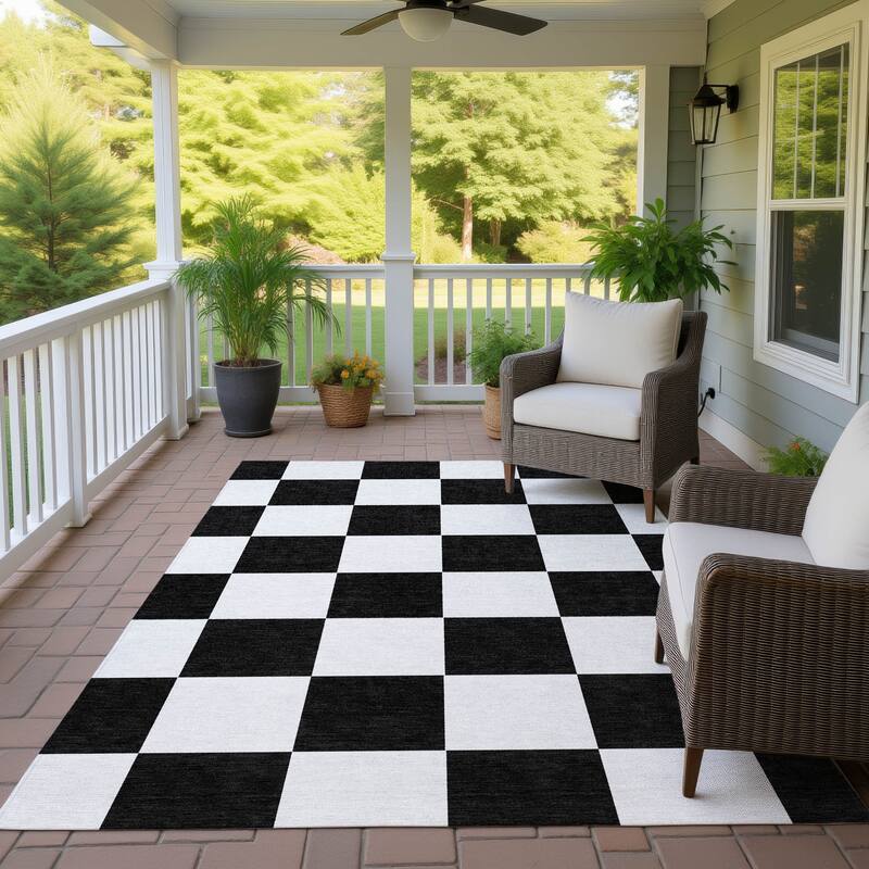 Machine Washable Indoor/ Outdoor Modern Checker Chantille Rug