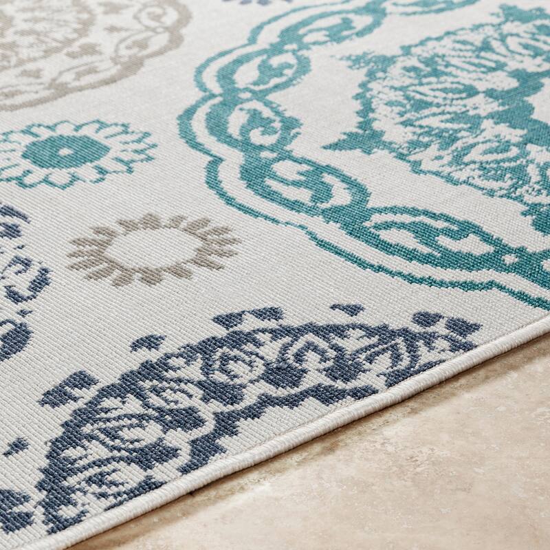 Arrigo Transitional Indoor/ Outdoor Area Rug - 8'9" Square