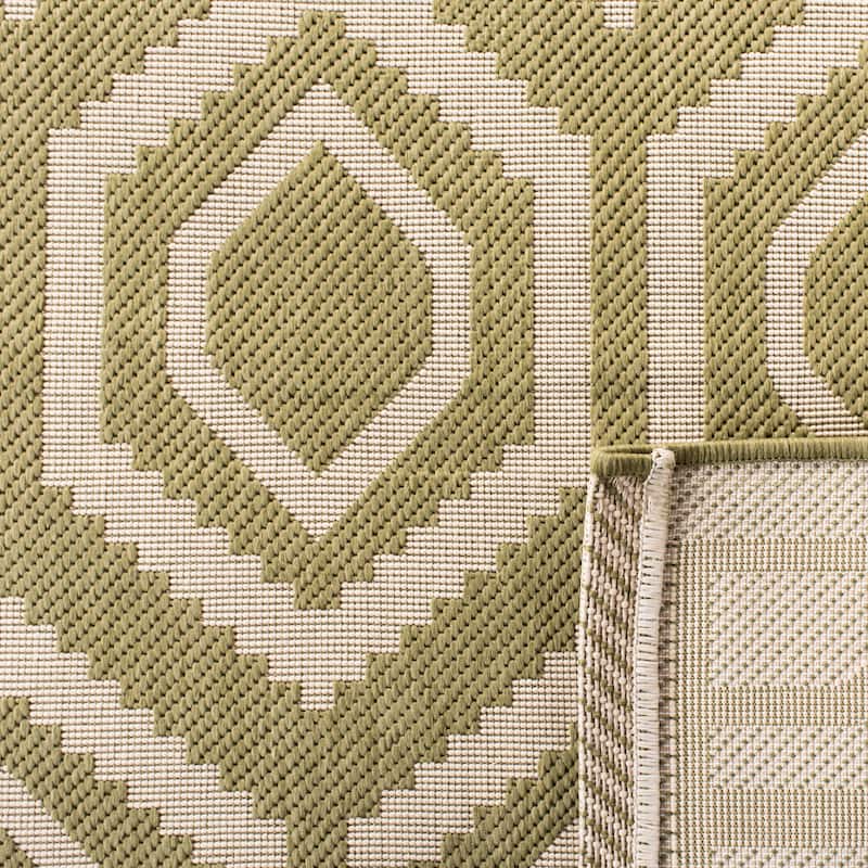SAFAVIEH Courtyard Carolee Indoor/ Outdoor Patio Backyard Rug