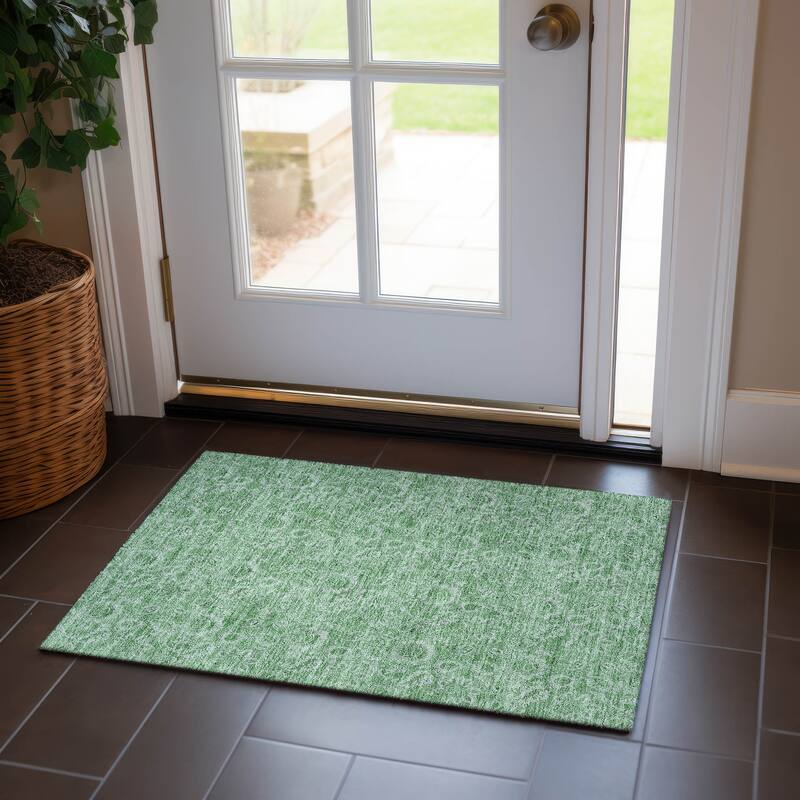 Machine Washable Indoor/ Outdoor Chantille Floral Rug - Green - 1'8" x 2'6"