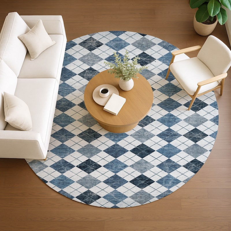 Machine Washable Indoor/ Outdoor Modern Argyle Chantille Rug