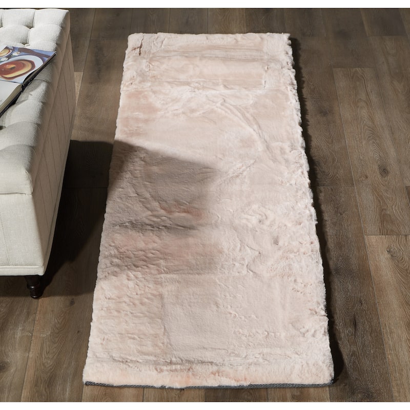 Rabbit-Collection Thick Faux-Fur Area Rug - 2'4'' X 7'6'' - Blush