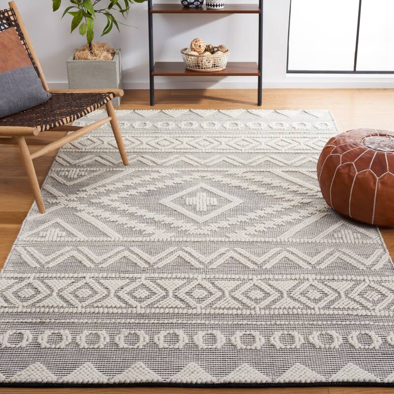 SAFAVIEH Handmade Natura Ingeruth Boho Wool Rug - 3' x 5' - Black/Ivory
