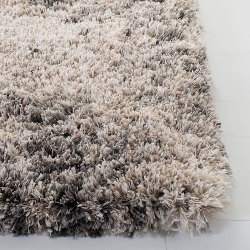 SAFAVIEH Iceland Shag Kicki Flokati 2.6-inch Thick Rug