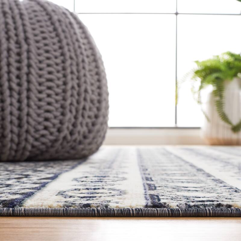 SAFAVIEH Vintage Persian Myrtie Rug