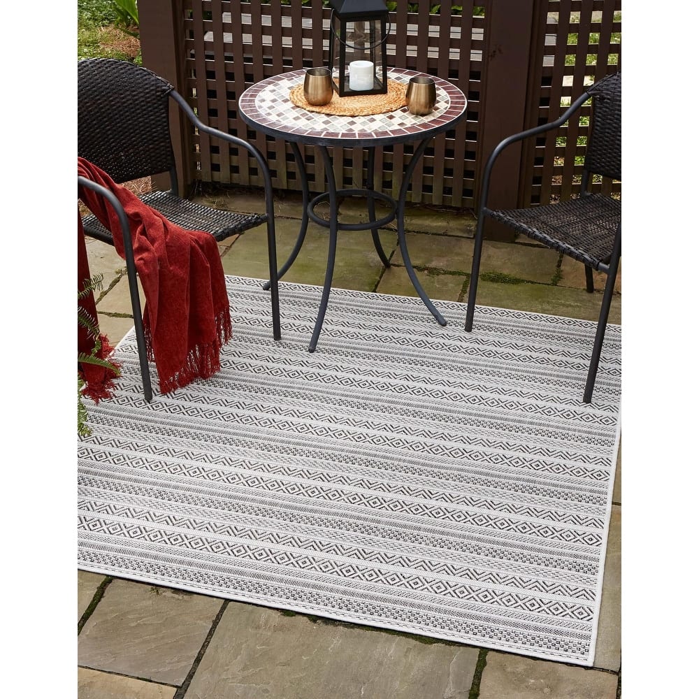 Outdoor Laaset Collection Area Rug