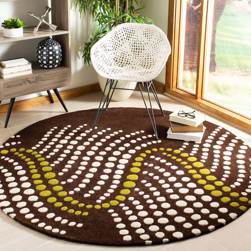 SAFAVIEH Handmade Soho Burghilde Waves N.Z. Wool Rug - 6' Round - Brown/Beige