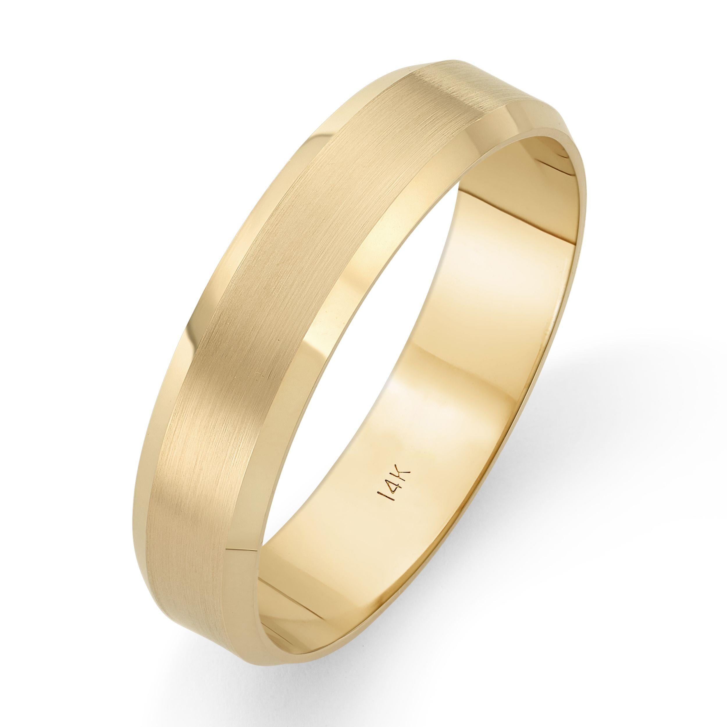 Clover Yellow Gold Beveled Edge Wedding Band - Overstock - 43609820