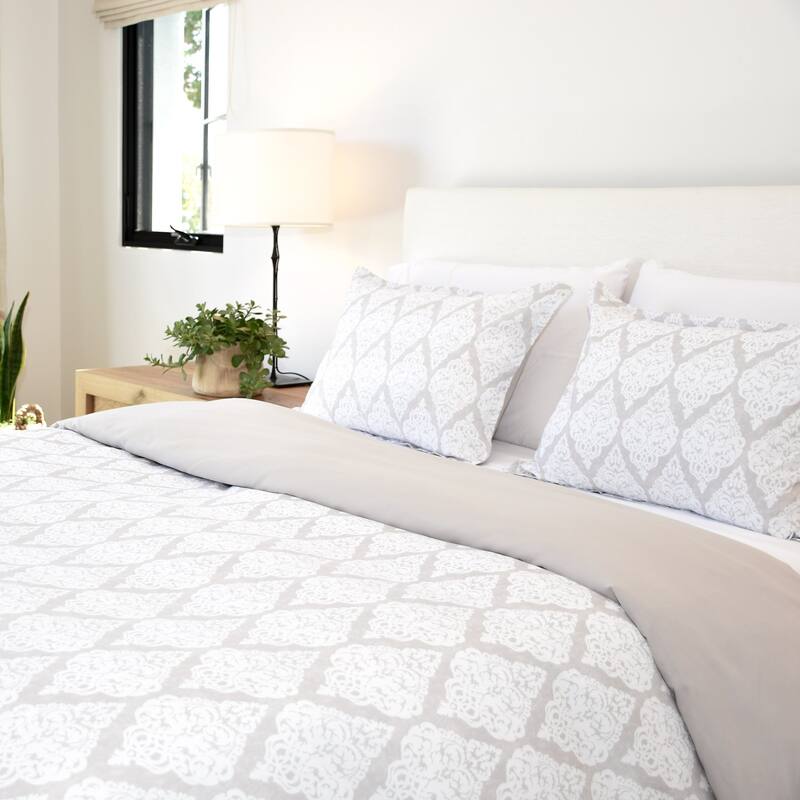 Jennifer Adams 3 Piece Printed Duvet Cover and Sham Set